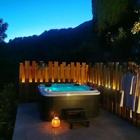 Maison A La Campagne Avec Spa Et Piscine 투레트-쉬르-루 외부 사진